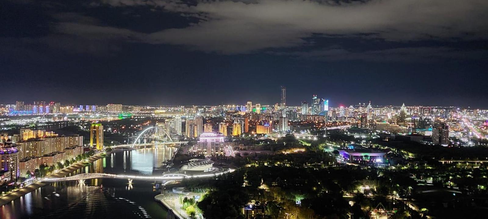 Апартаменты На Набережной С Панорамным Видом На 39 Этаже Astana Exterior foto
